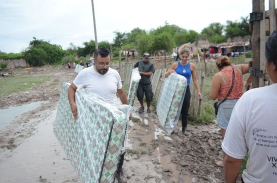 Trabajo conjunto entre Provincia y el municipio capitalino para asistir a vecinos afectados por la tormenta