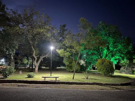 Con nueva iluminación se destaca más la fachada del Hotel Termas