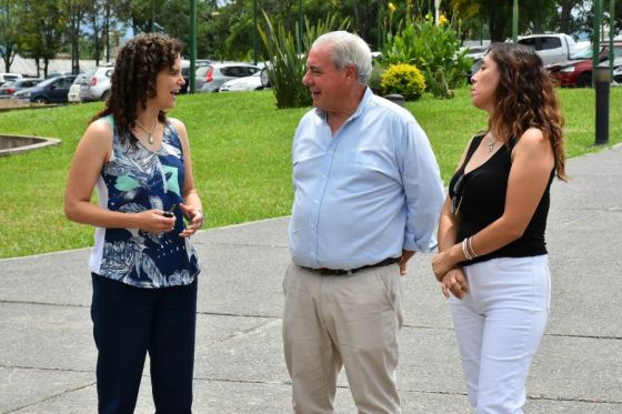 Con una nueva entrega de vehículos, se continúa recuperando el parque automotor provincial