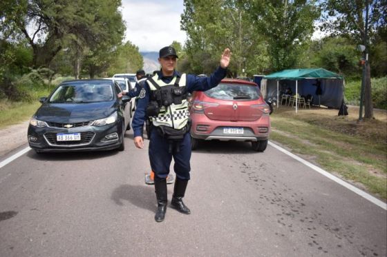 Continúan los controles viales por la Serenata a Cafayate