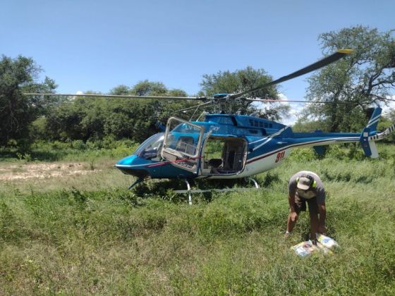 El Gobierno realiza asistencias aéreas a familias aisladas tras la crecida de ríos en el norte de Salta