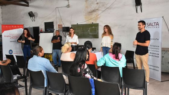 Promueven la conformación de cooperativas de mujeres