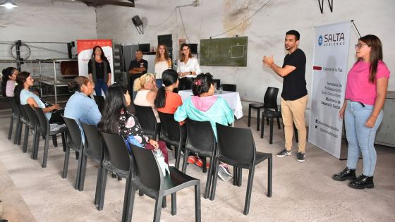 Promueven la conformación de cooperativas de mujeres