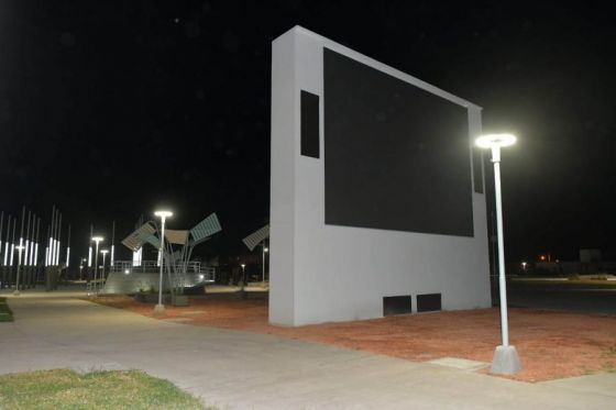 Prueba de iluminación en el nuevo parque urbano de la ciudad de Salta