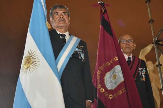 Con una nueva vigilia patriótica, la comunidad salteña conmemoró el 42 aniversario de la Guerra de Malvinas