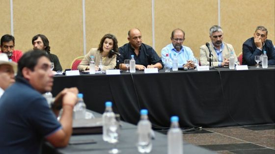 Reunión del Gobierno y los gremios del sector estatal