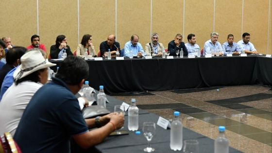 Reunión del Gobierno y los gremios del sector estatal