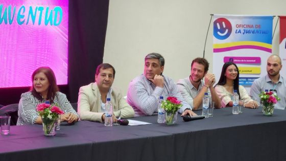 Más de 200 jóvenes participaron del primer foro 