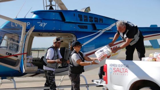 Asistencia aérea a familias aisladas de General Mosconi y Rivadavia Banda Norte