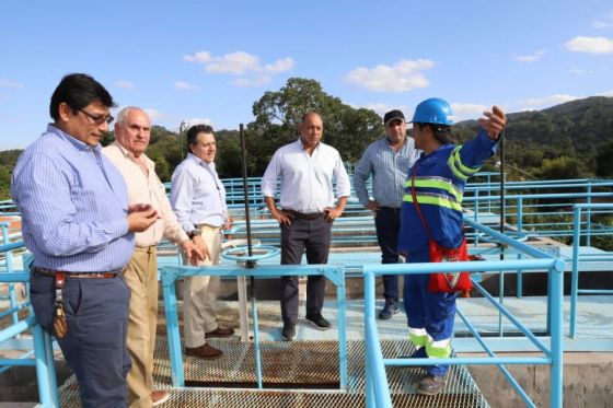 Planifican mejorar la provisión de agua y las conexiones de cloacas en Tartagal