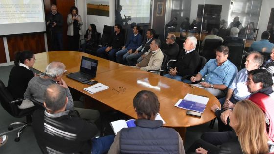 Reunión de funcionarios.