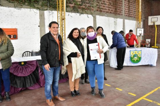 Familias de Cerrillos recibieron las escrituras de sus terrenos.