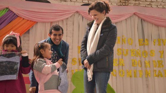 La ministra de Educación recorrió escuelas en Colonia Santa Rosa