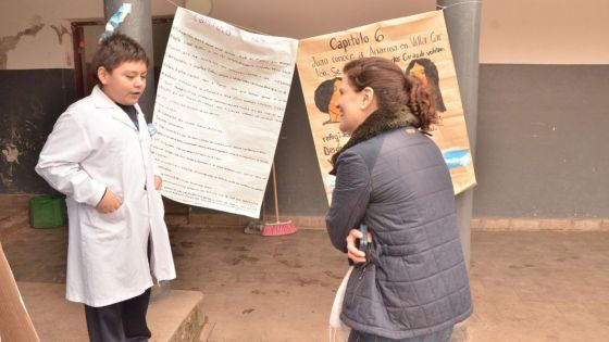 La ministra de Educación recorrió escuelas en Colonia Santa Rosa