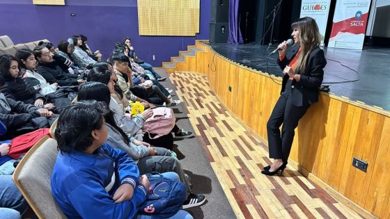 Taller de prevención del ciberbullying: formando líderes en General Güemes