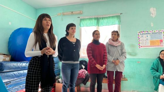 Con una feria de servicios culminó el ciclo de talleres “Más allá de las canas”