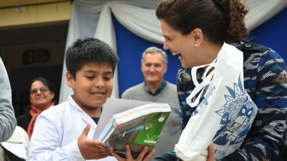 La Provincia continúa con la entrega de kits escolares