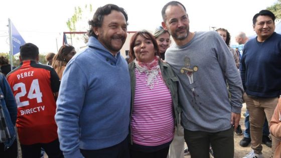 En barrio Pablo Saravia, el gobernador Sáenz recorrió los servicios del programa “La Muni en tu barrio” y saludó a los vecinos