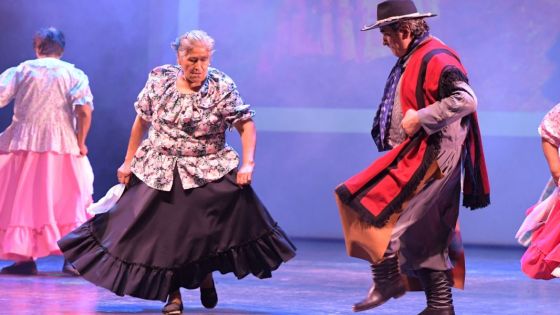 Personas mayores de distintas organizaciones presentaron números artísticos en el Teatro Provincial