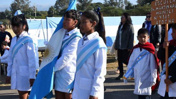 Alumnos de cuarto grado prometieron fidelidad a la Bandera