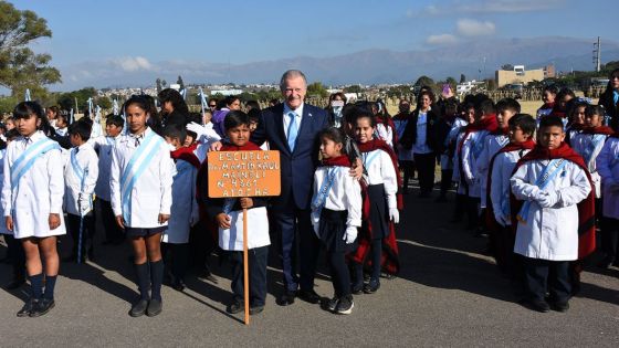 Alumnos de cuarto grado prometieron fidelidad a la Bandera