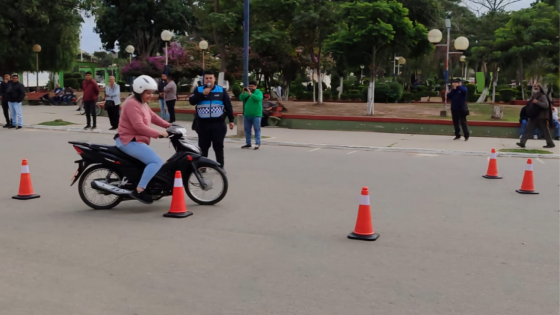 Clínica de Conducción Segura y entrega de cascos en General Mosconi