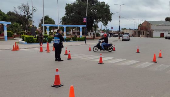 Clínica de Conducción Segura y entrega de cascos en General Mosconi