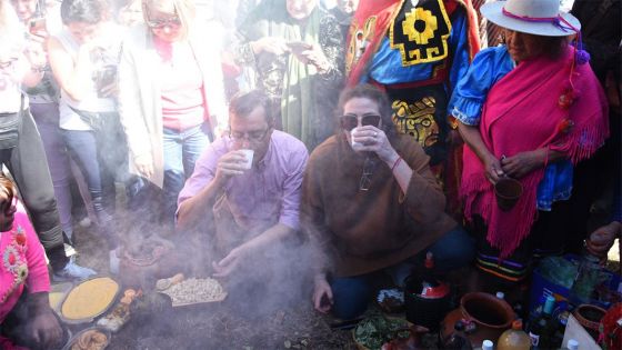 Se realizó el tradicional convite a la Pachamama en el Mercado Artesanal de Salta