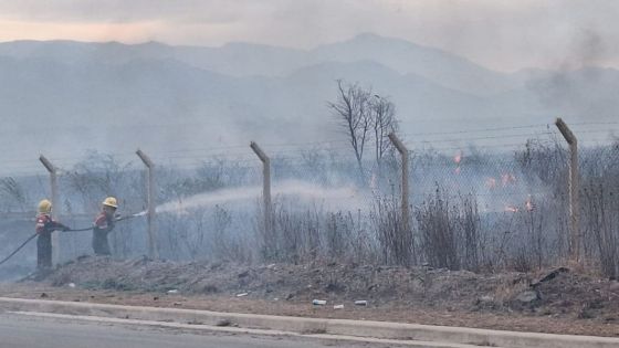 Bomberos y brigadistas intervienen en distintos incendios