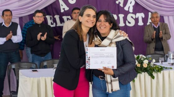 La UPATecO entregó certificados de cursos de formación en oficios en La Viña y Coronel Moldes