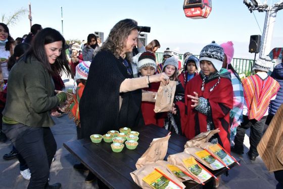 Niños realizaron su Promesa Ambiental en el cerro San Bernardo