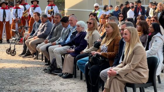 Mangione acompañó la celebración de los 27 años de Ayúdame a Crecer