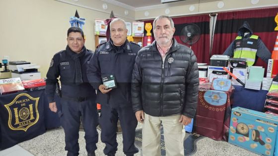 Entrega de equipamiento y elementos informáticos a la Policía de Salta