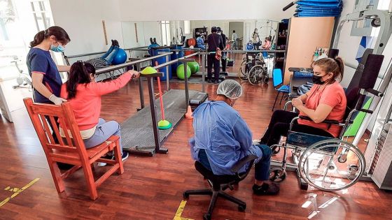 Ministros recorrieron el Centro de Rehabilitación Física y destacan su labor esencial