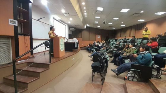 Disertación de Defensa Civil sobre incendios forestales en la Universidad Nacional de Salta