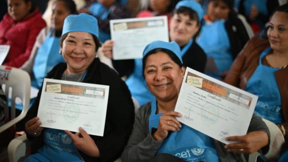 120 participantes del ciclo de formación Mi cocina Mi familia se certificaron como auxiliares de gastronomía