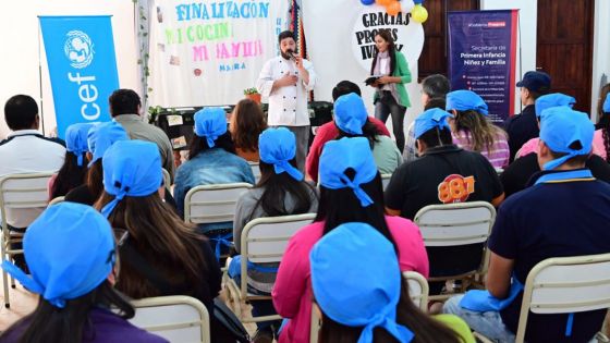 120 participantes del ciclo de formación Mi cocina Mi familia se certificaron como auxiliares de gastronomía