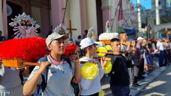 Más de mil estudiantes de las escuelas de formación de la Policía peregrinaron por el Milagro 2024