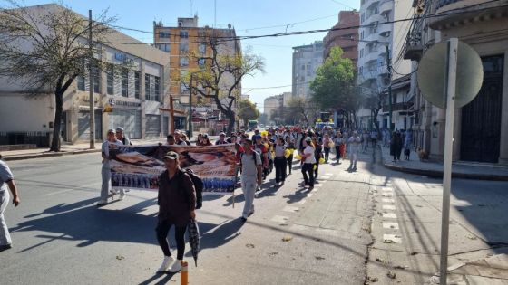 Más de mil estudiantes de las escuelas de formación de la Policía peregrinaron por el Milagro 2024