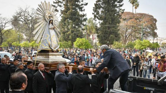 Las imágenes peregrinas del Señor y la Virgen del Milagro recorrieron la ciudad de Salta