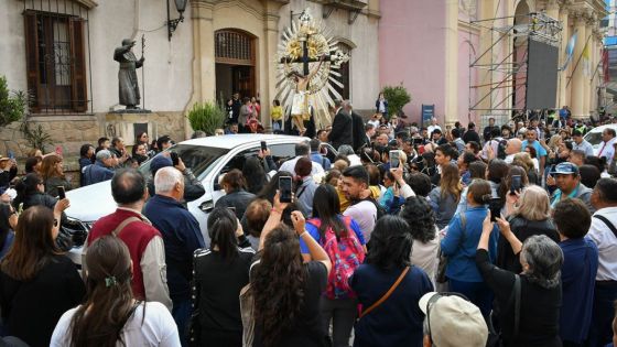 Las imágenes peregrinas del Señor y la Virgen del Milagro recorrieron la ciudad de Salta