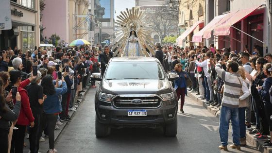 Las imágenes peregrinas del Señor y la Virgen del Milagro recorrieron la ciudad de Salta