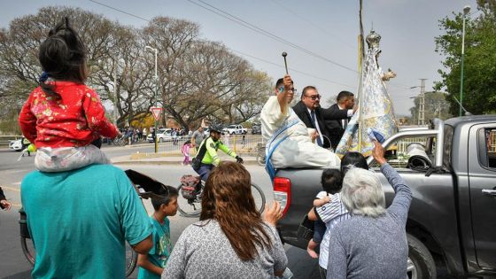 Las imágenes peregrinas del Señor y la Virgen del Milagro recorrieron la ciudad de Salta