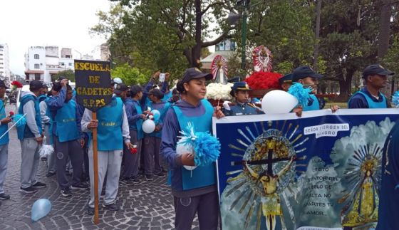 Cadetes del Servicio Penitenciario de Salta peregrinaron en honor al Señor y la Virgen del Milagro