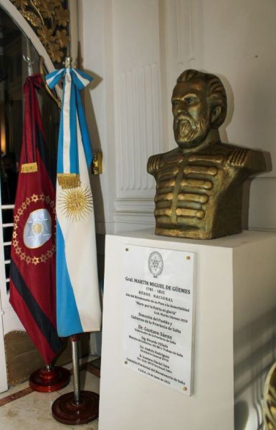 Se inauguró en Buenos Aires un busto del General Martín Miguel de Güemes en la sede central de UPCN