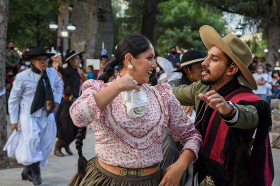 Cafayate inauguró las refacciones de la plaza central de la ciudad