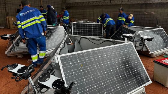 Continúa la instalación de los dispositivos de control ultrasónico de algas en el embalse El Limón