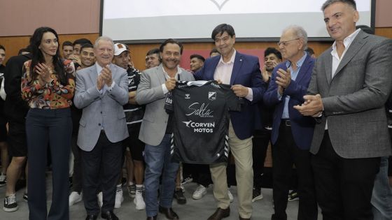 Orgullo salteño: Sáenz recibió al plantel de Central Norte tras su histórico ascenso a Primera Nacional