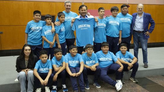 Sáenz felicitó a los niños salteños del seleccionado argentino U12 de Béisbol que representarán a Salta y Argentina en el Premundial