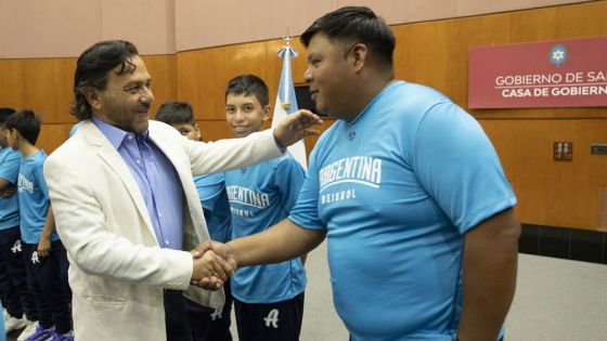 Sáenz felicitó a los niños salteños del seleccionado argentino U12 de Béisbol que representarán a Salta y Argentina en el Premundial